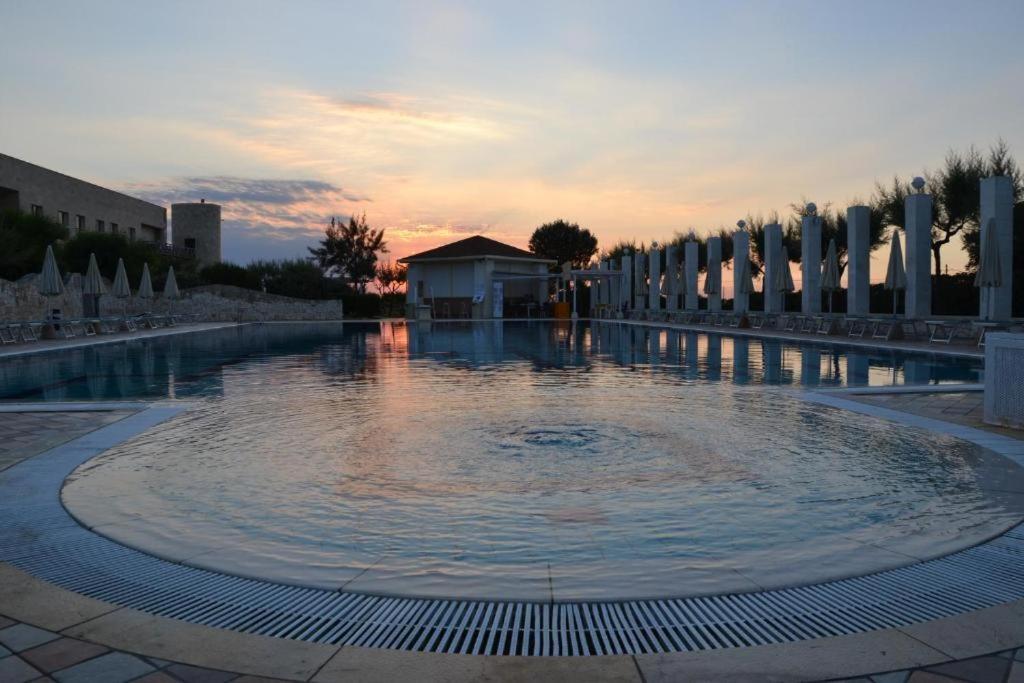 Hotel Scoglio Degli Achei Торре-Санта-Сабина Экстерьер фото