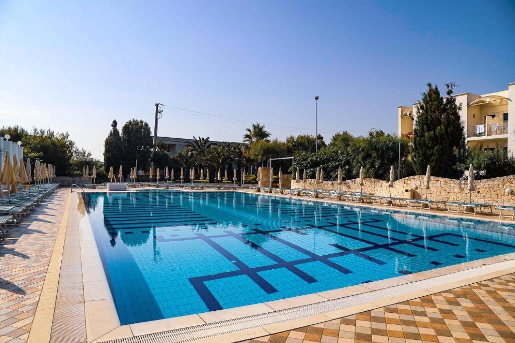 Hotel Scoglio Degli Achei Торре-Санта-Сабина Экстерьер фото