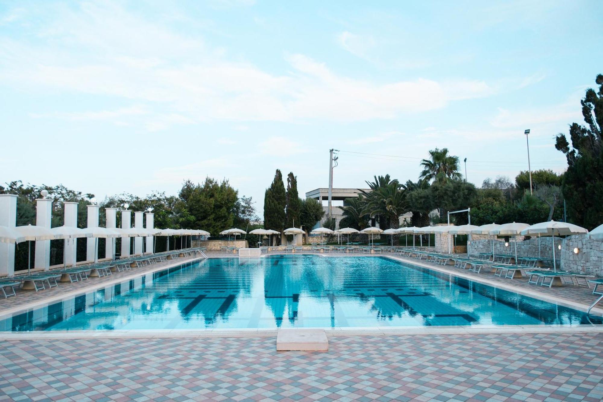 Hotel Scoglio Degli Achei Торре-Санта-Сабина Экстерьер фото