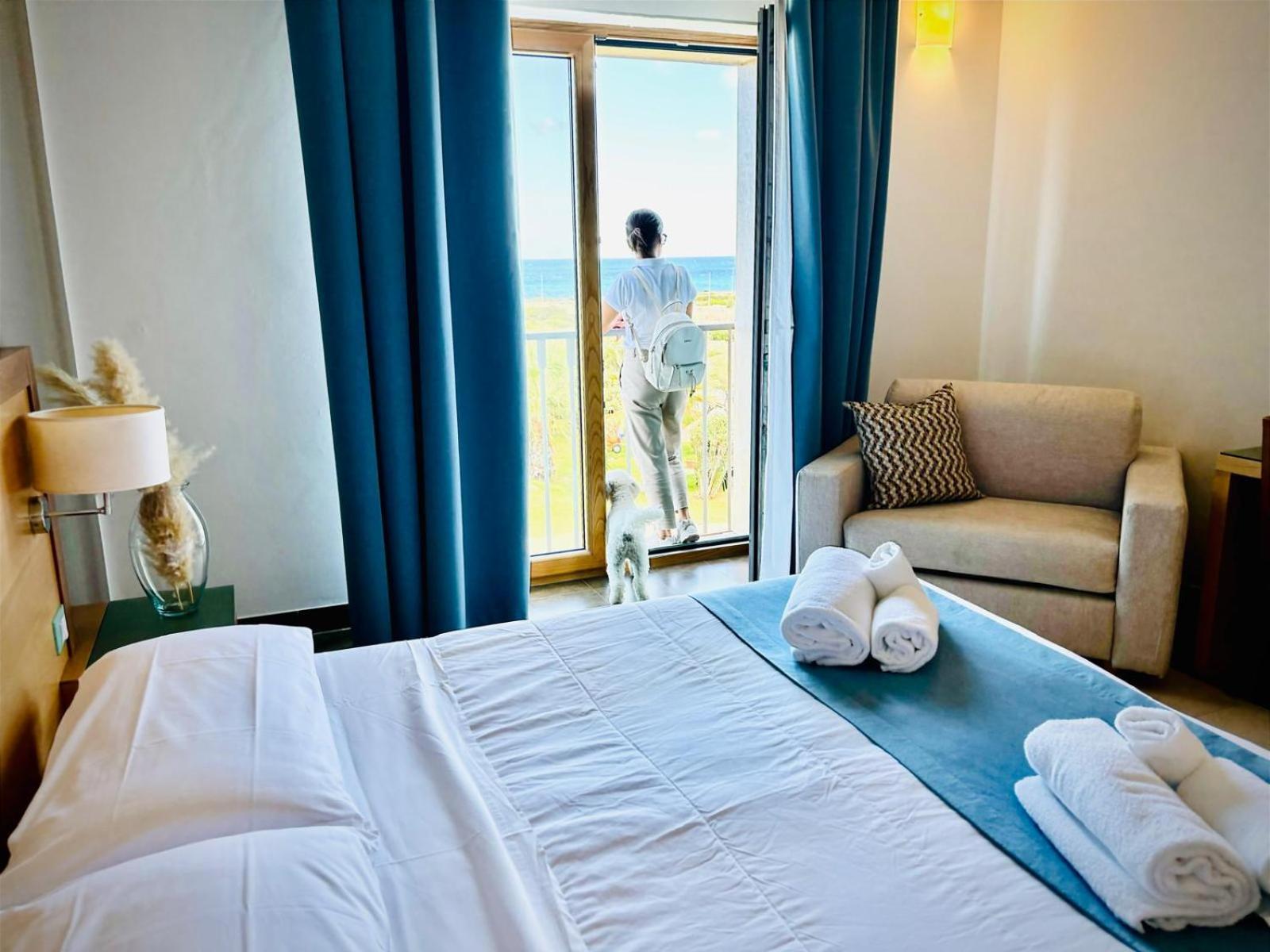 Hotel Scoglio Degli Achei Торре-Санта-Сабина Экстерьер фото